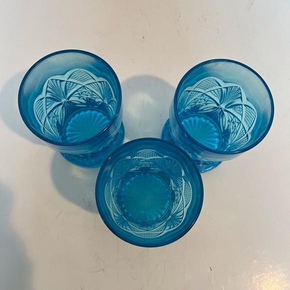 Vintage Set of 3 Pressed Glass 4 inch Aqua Blue Tumblers - Picture 9 of 9